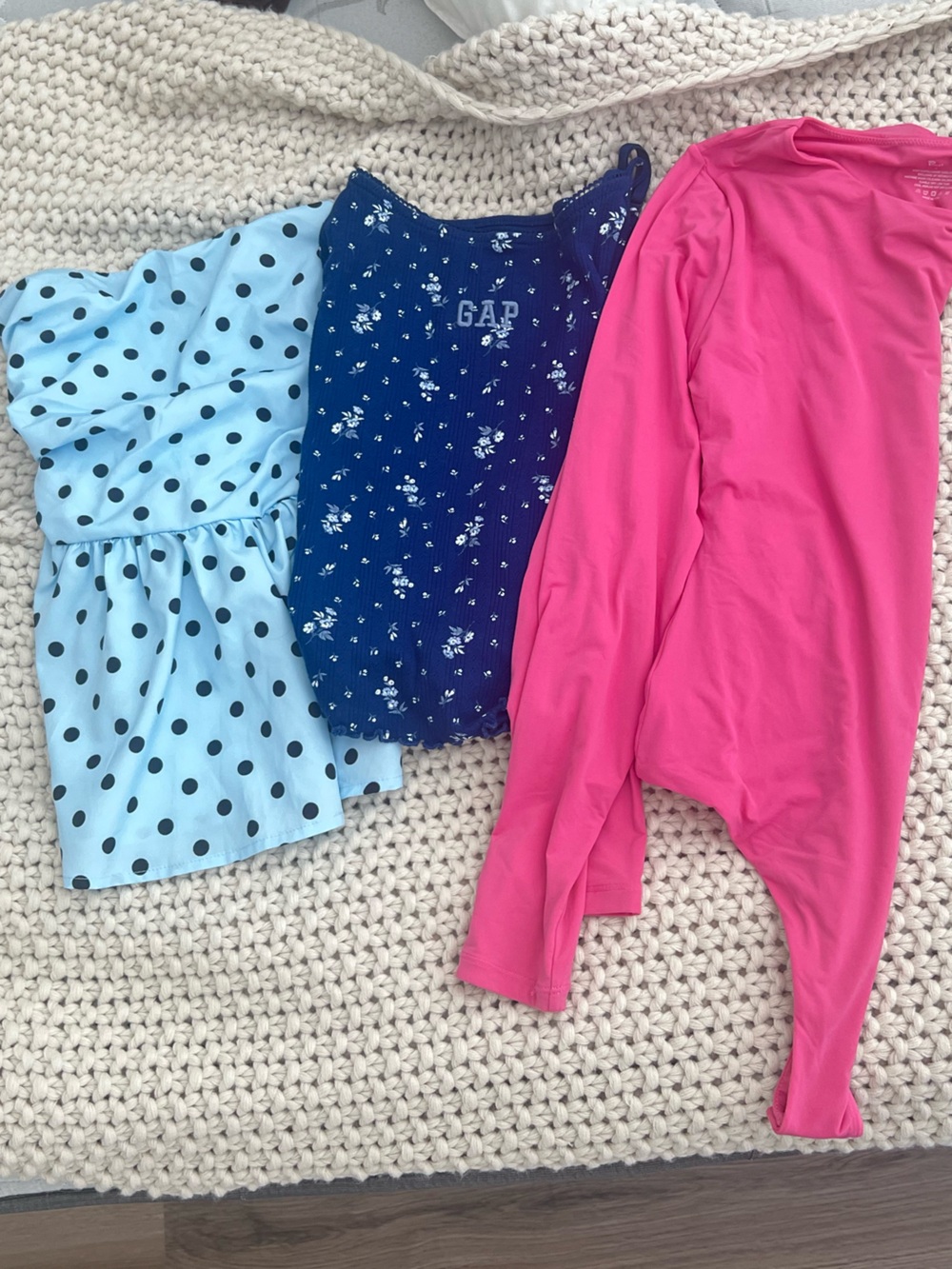 Bundle of 3 tops ! ✨
